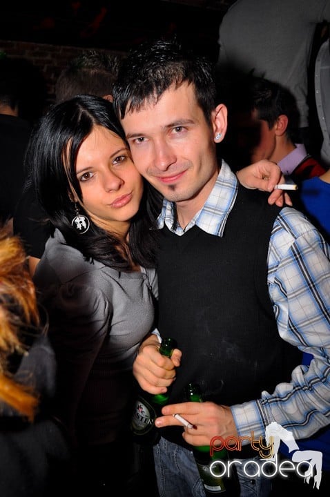 Distracţie în Club Escape, 