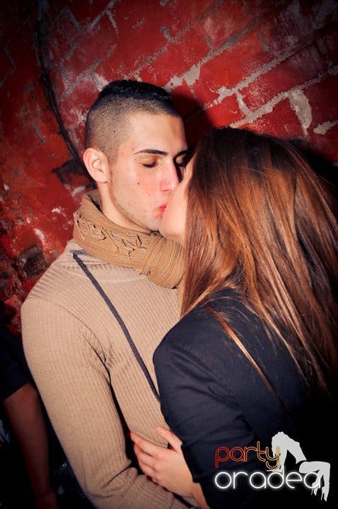 Distracţie în Club Escape, 