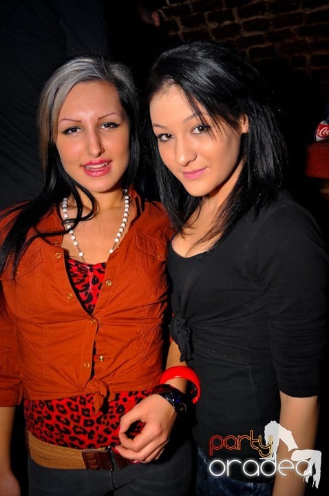 Distracţie în Club Escape, 