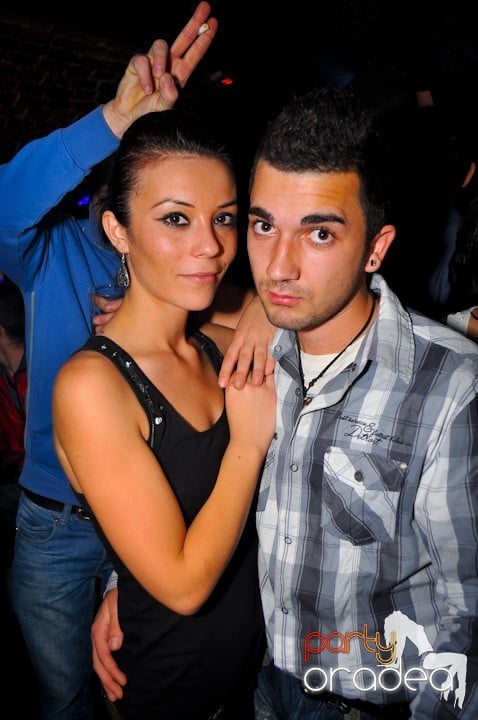 Distracţie în Club Escape, 