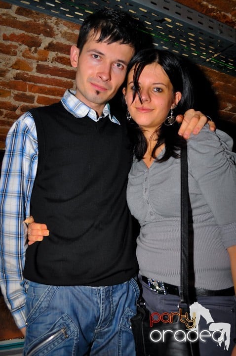 Distracţie în Club Escape, 