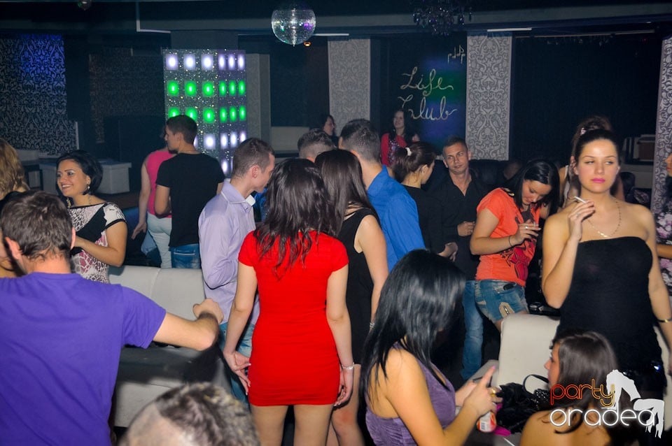 Distracţie în Club Life, 