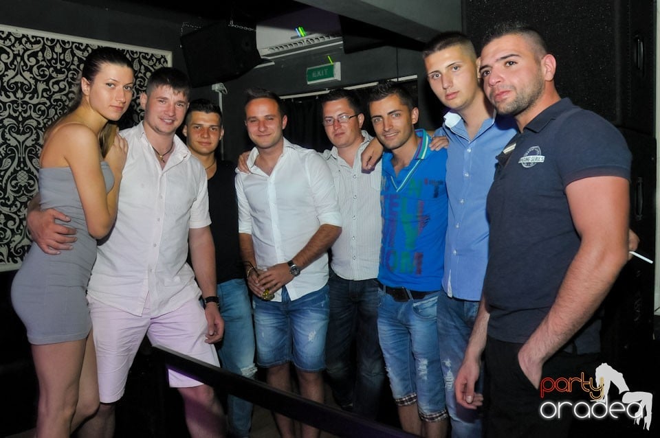 Distracţie în Club Life, 