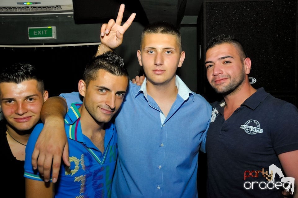 Distracţie în Club Life, 