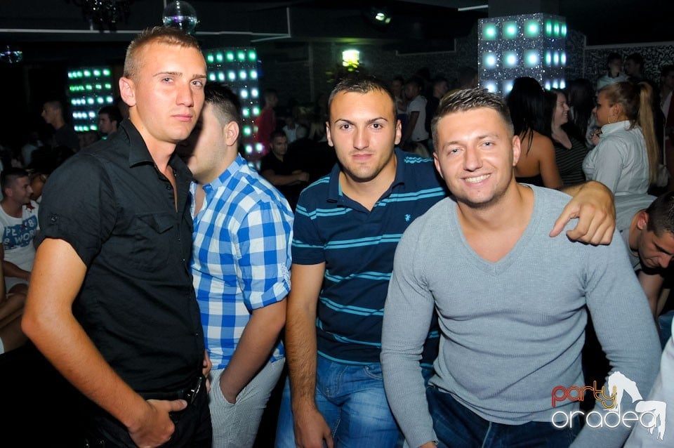 Distracţie în Club Life, 