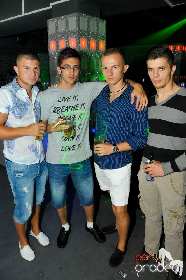 Distracţie în Club Life, 