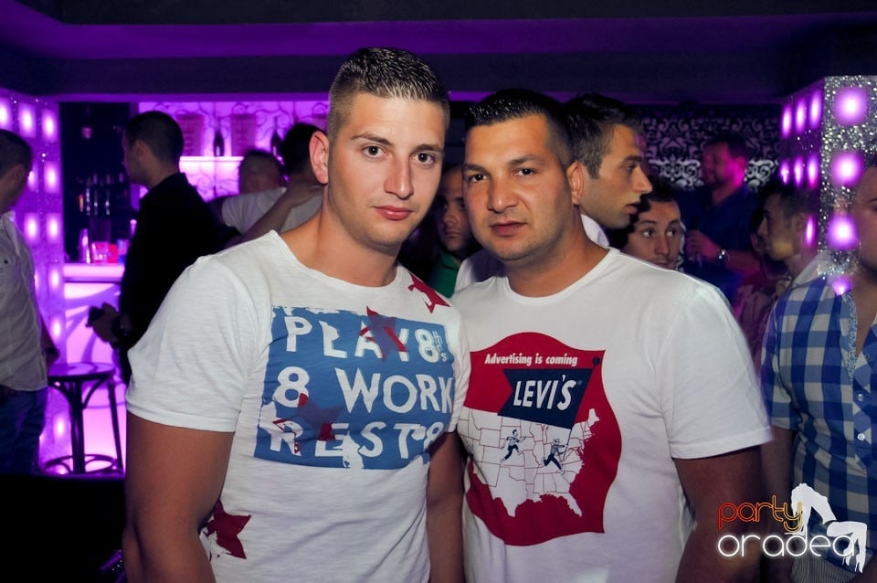 Distracţie în Club Life, 