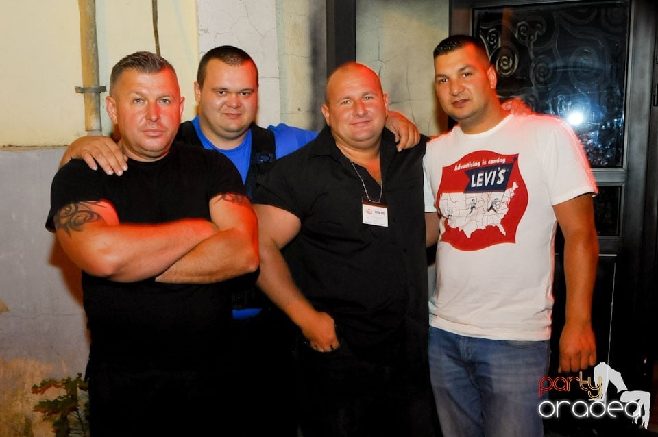 Distracţie în Club Life, 