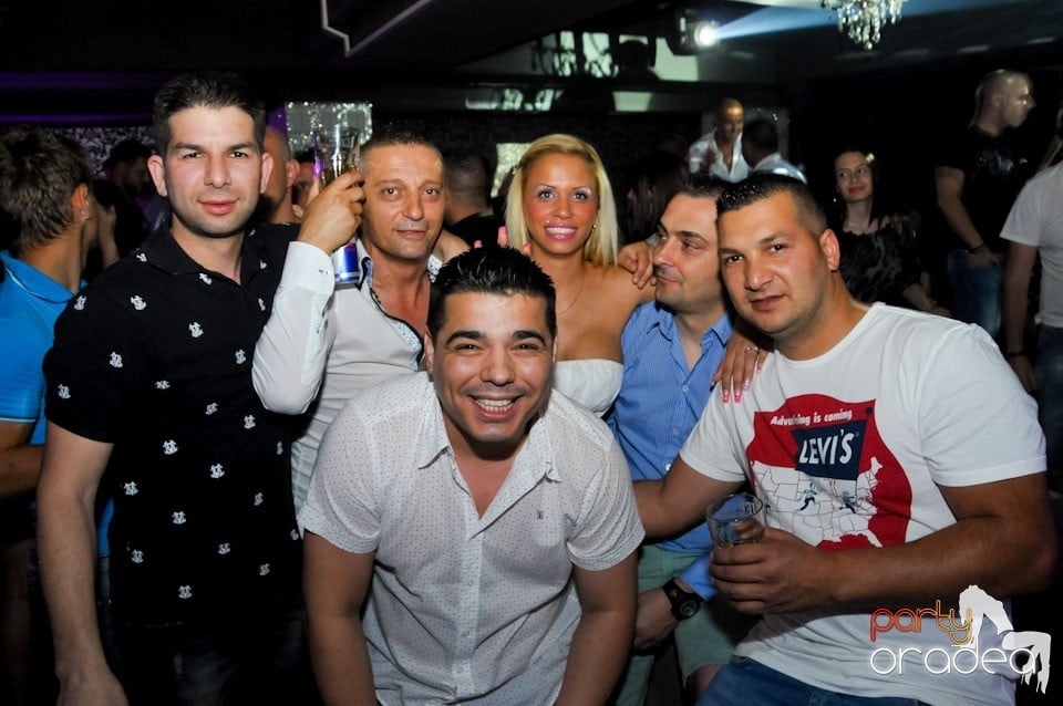 Distracţie în Club Life, 