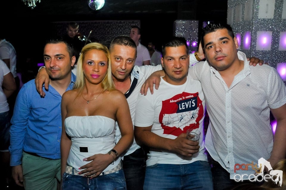 Distracţie în Club Life, 