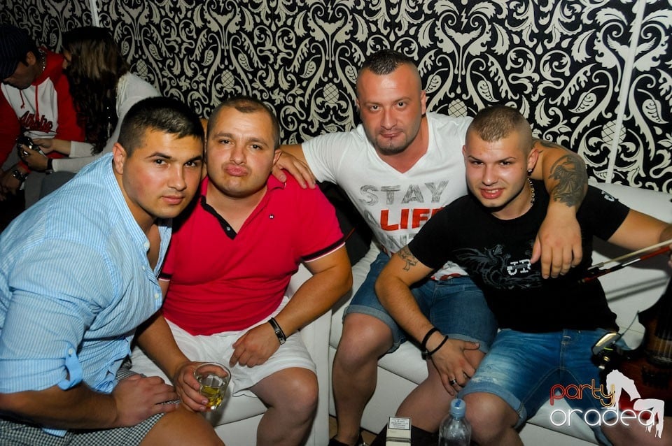 Distracţie în Club Life, 