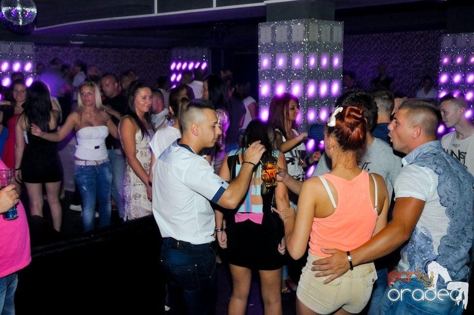 Distracţie în Club Life, 