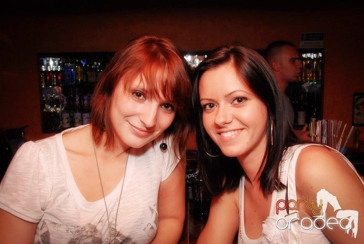 Distracţie în Club Seven, 