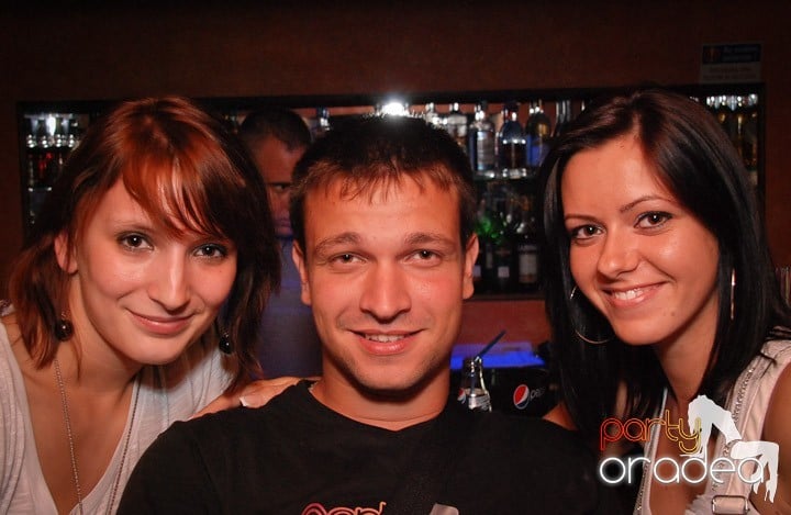 Distracţie în Club Seven, 