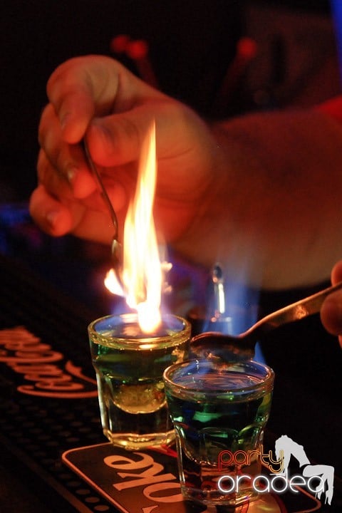 Distracţie în Club Seven, 