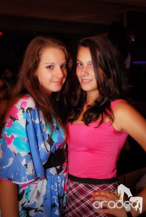 Distracţie în Club Seven, 