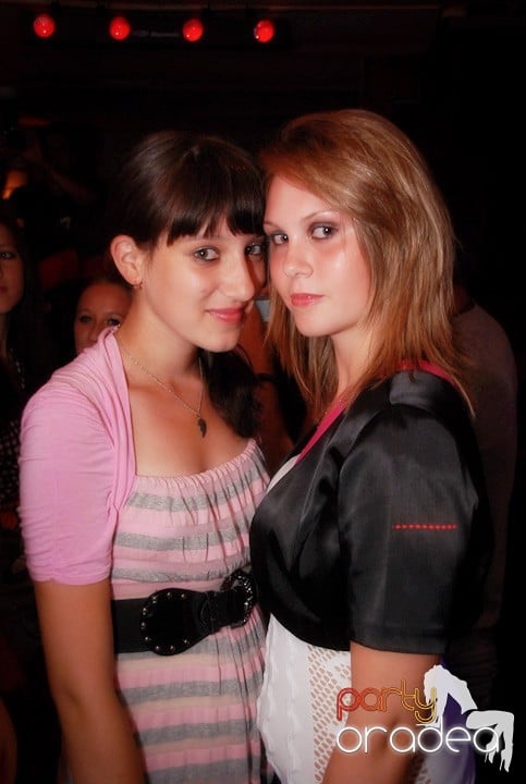 Distracţie în Club Seven, 