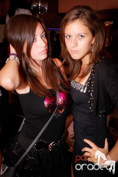 Distracţie în Club Seven, 