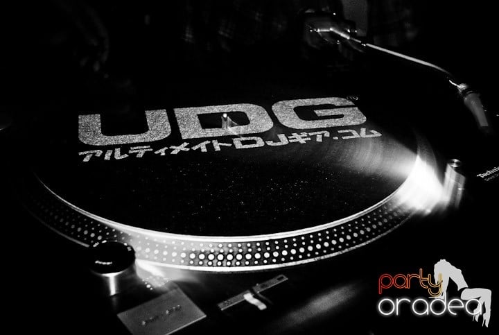 Distracţie în Club Seven, 