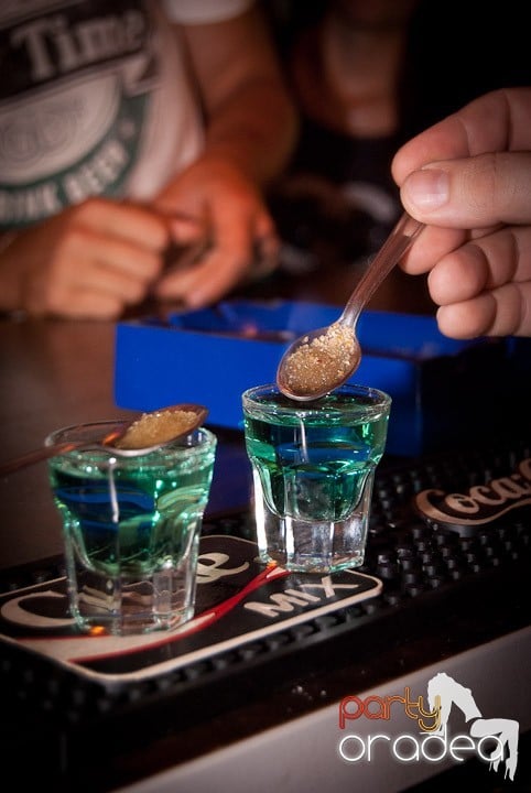 Distracţie în Club Seven, 