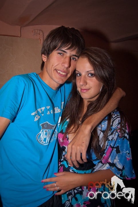 Distracţie în Club Seven, 