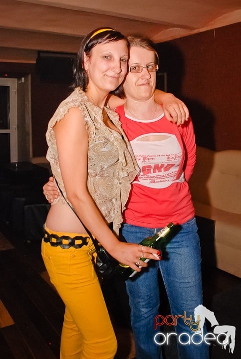 Distracţie în Club Seven, 