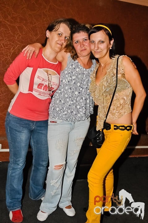 Distracţie în Club Seven, 