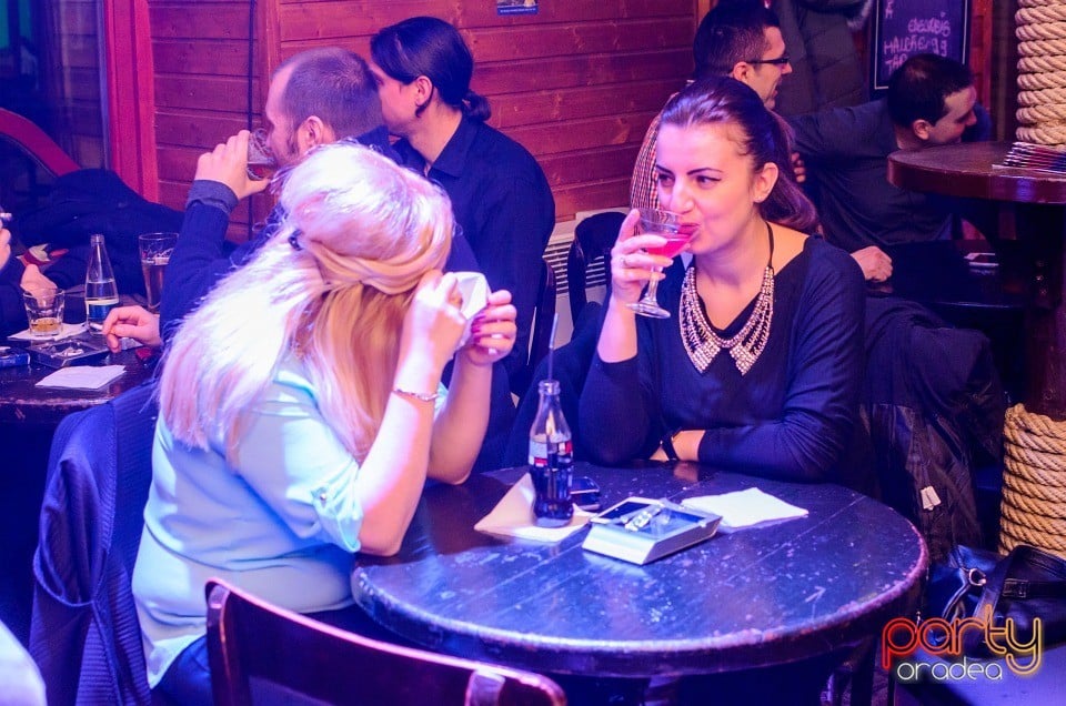 Distracţie în Columbus, Columbus Cafe