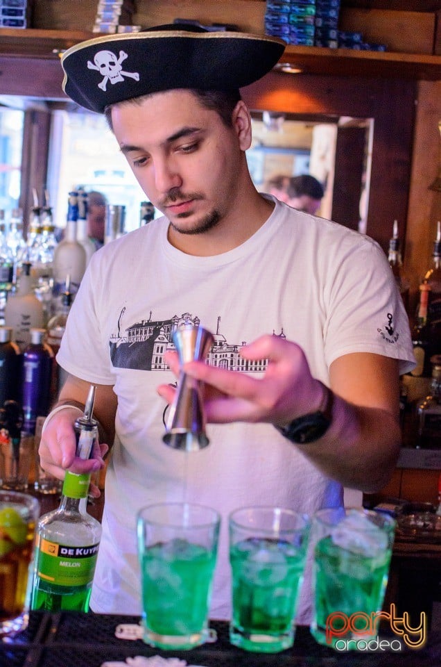 Distracţie în Columbus, Columbus Cafe