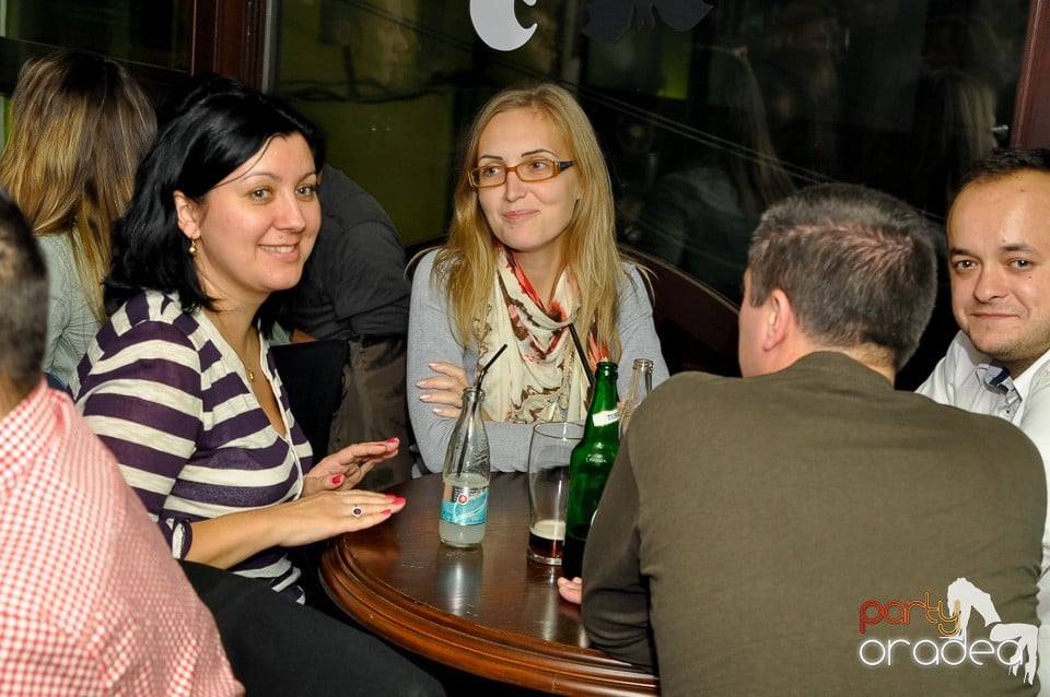 Distracţie în Green Pub, Green Pub