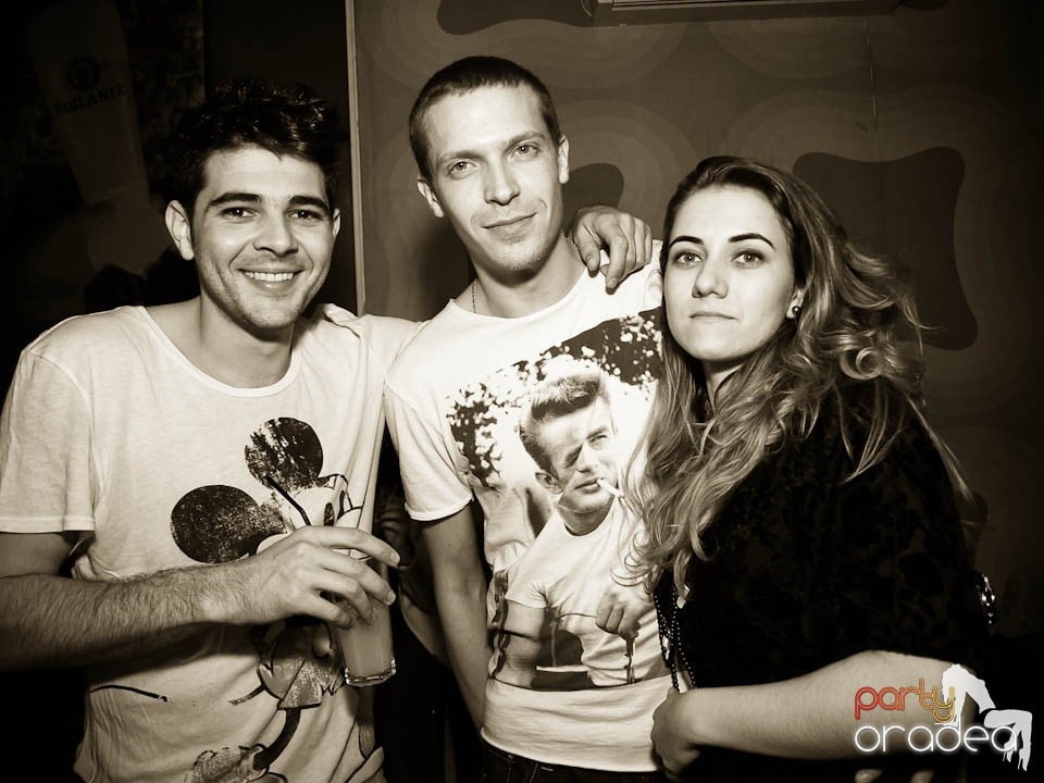 Distracţie în Juice Coffeehouse & Lounge Bar, Juice