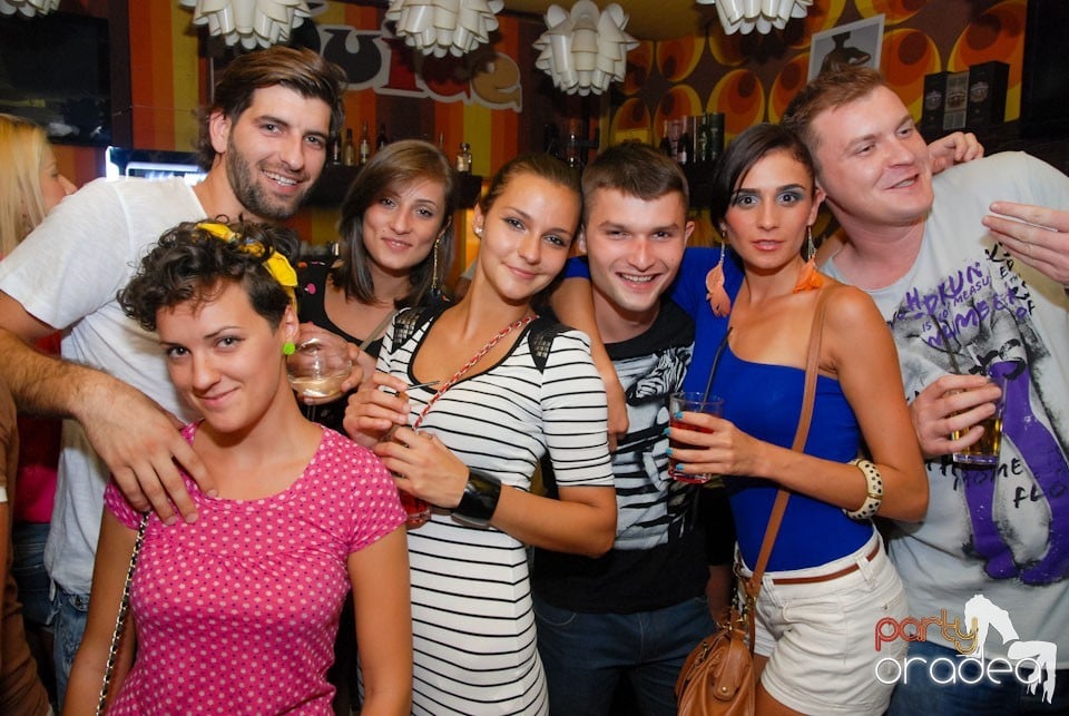 Distracţie în Juice Coffeehouse & Lounge Bar, Juice