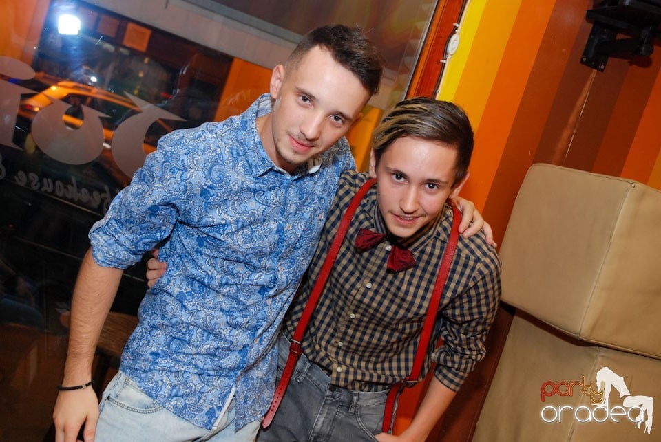 Distracţie în Juice Coffeehouse & Lounge Bar, Juice