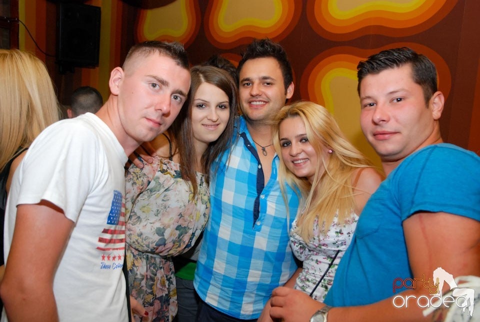 Distracţie în Juice Coffeehouse & Lounge Bar, Juice