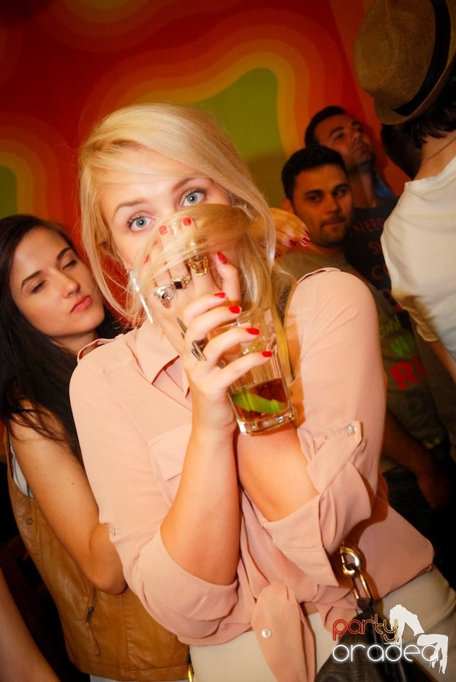 Distracţie în Juice Coffeehouse & Lounge Bar, Juice