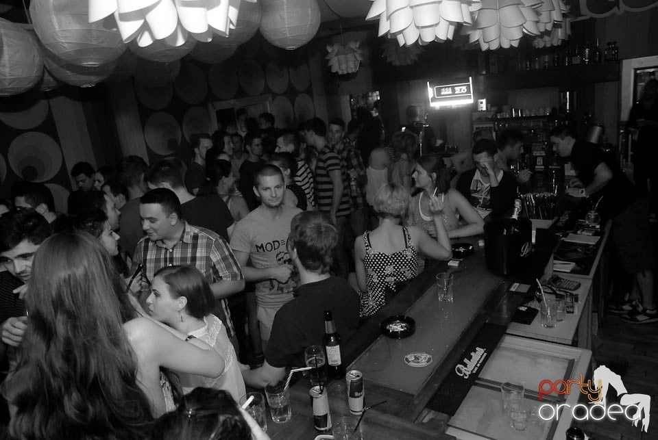 Distracţie în Juice Coffeehouse & Lounge Bar, Juice