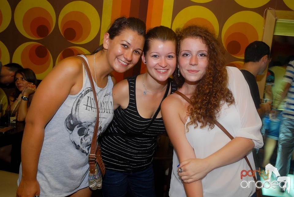 Distracţie în Juice Coffeehouse & Lounge Bar, Juice