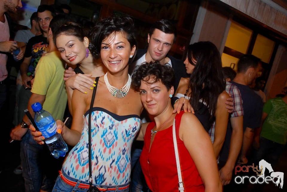Distracţie în Juice Coffeehouse & Lounge Bar, Juice