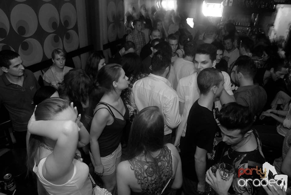 Distracţie în Juice Coffeehouse & Lounge Bar, Juice