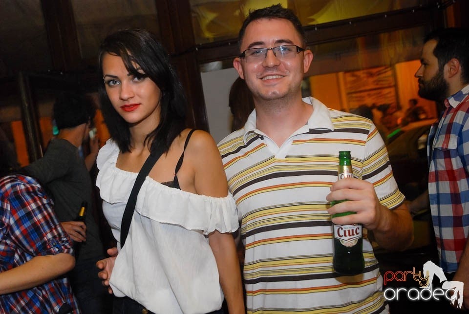 Distracţie în Juice Coffeehouse & Lounge Bar, Juice