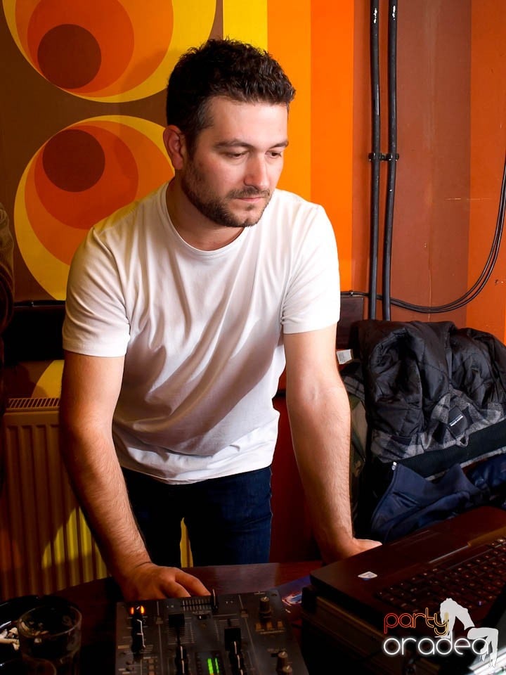 Distracţie în Juice Coffeehouse & Lounge Bar, Juice