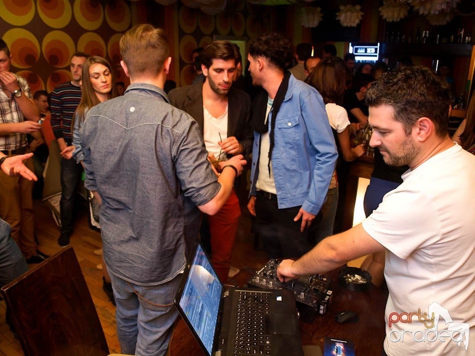 Distracţie în Juice Coffeehouse & Lounge Bar, Juice