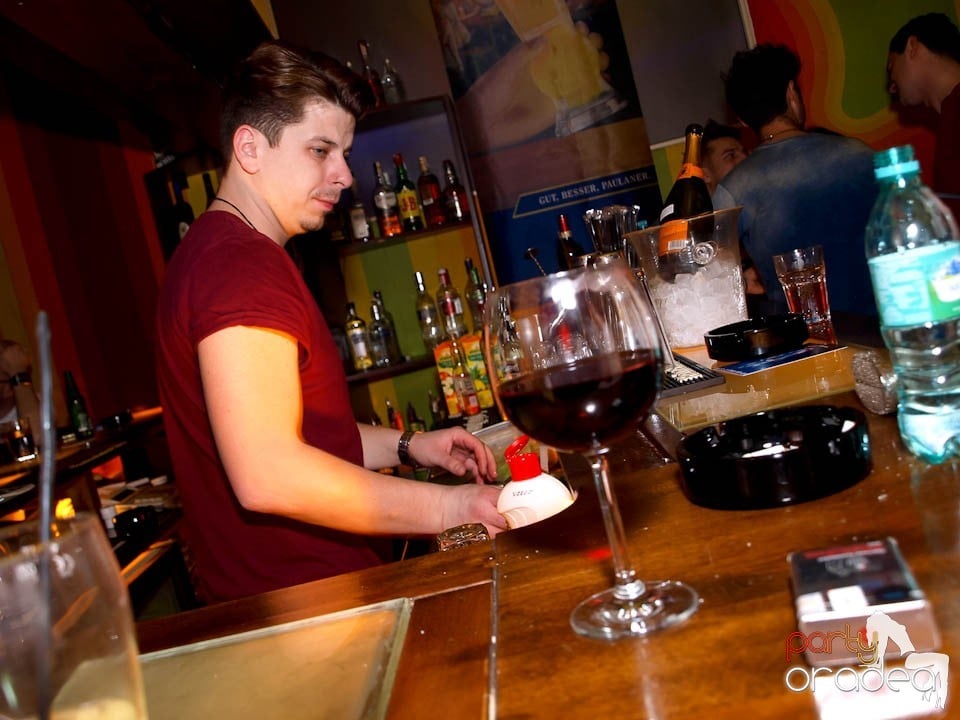 Distracţie în Juice Coffeehouse & Lounge Bar, Juice