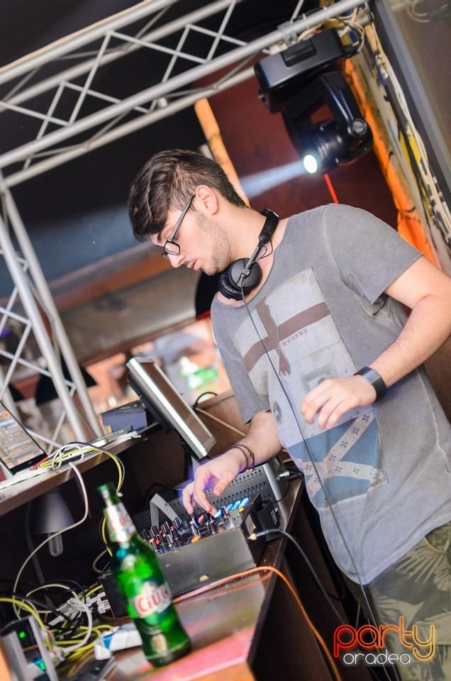 Distracţie în Juice, Juice