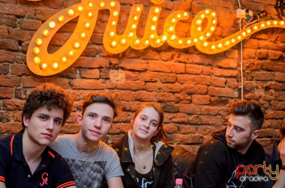 Distracţie în Juice, Juice