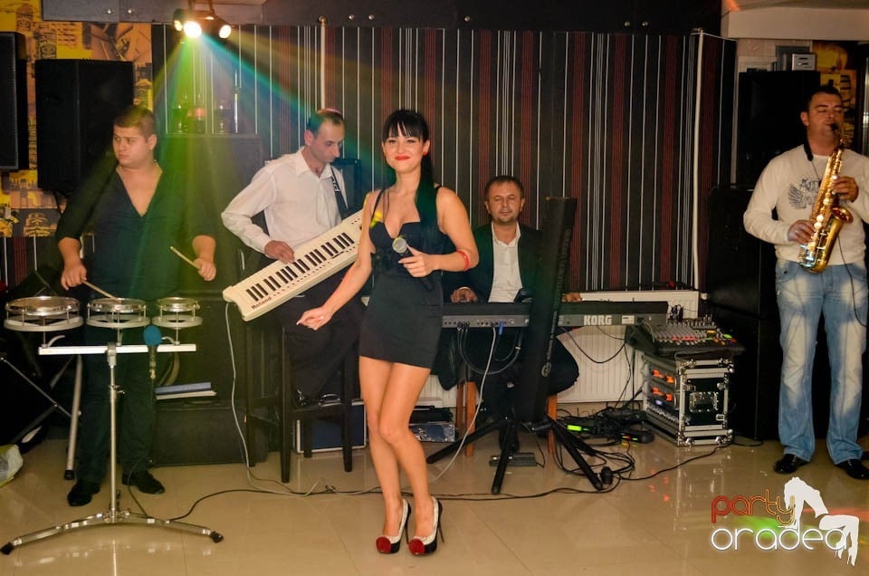 Distracţie în L'amore Caffe Club, 