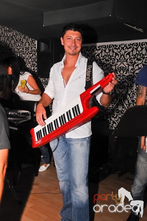 Distracţie în Life Club, 