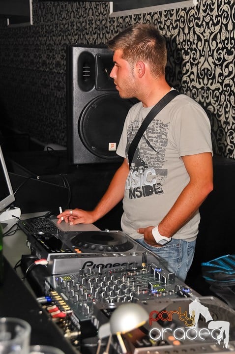 Distracţie în Life Club, 