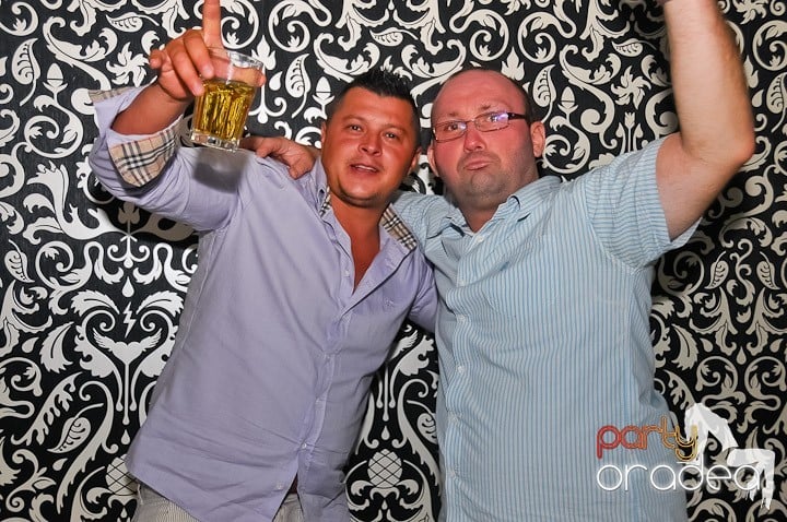 Distracţie în Life Club, 