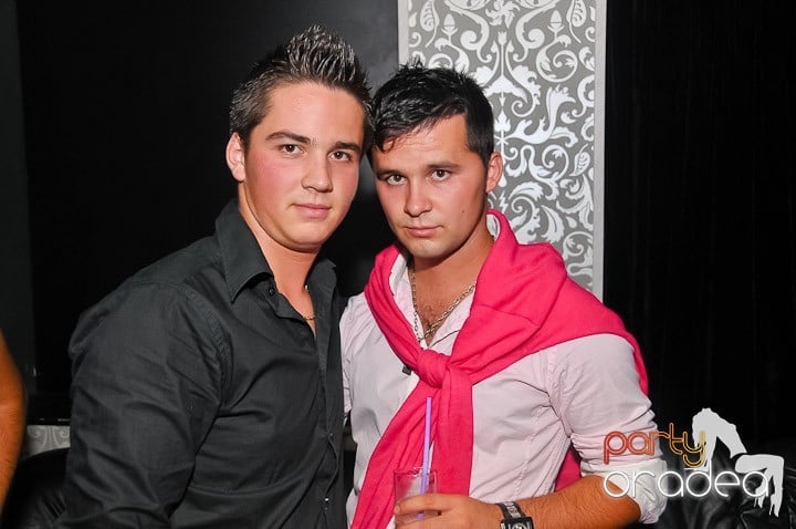 Distracţie în Life Club, 